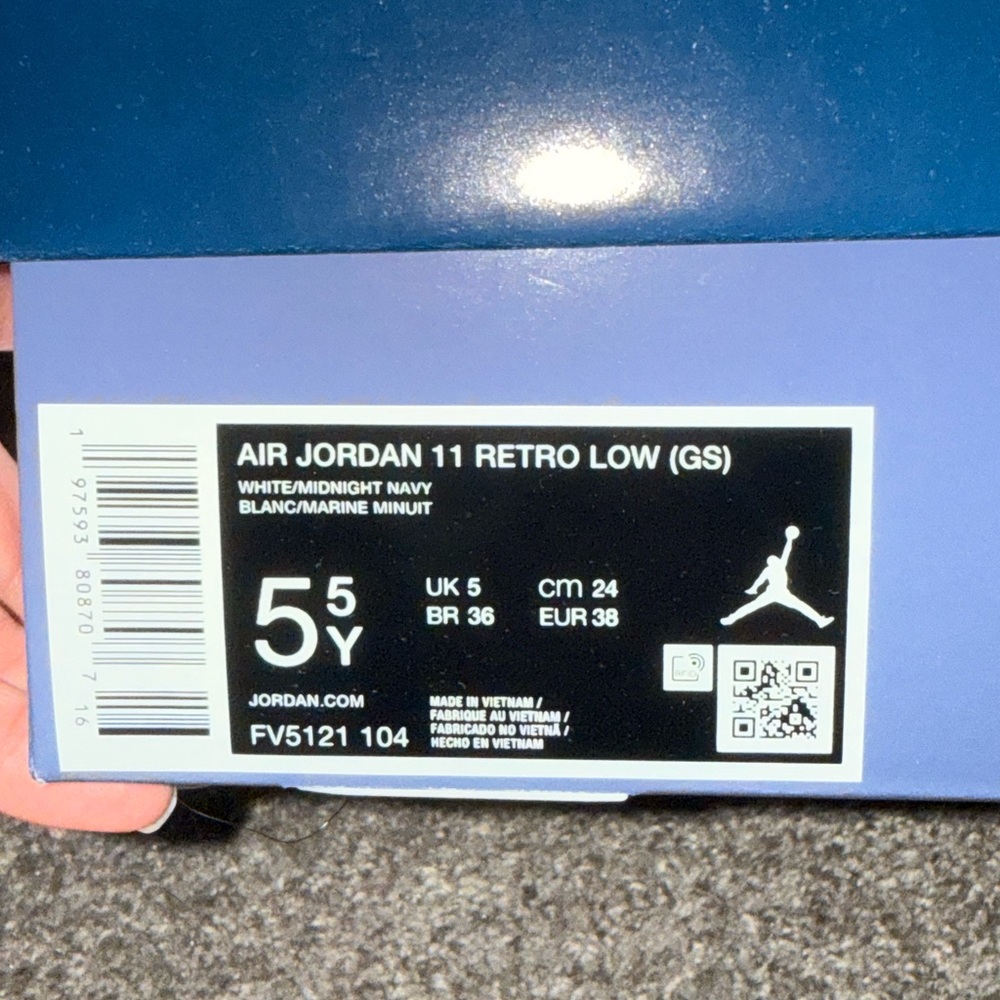 Air Jordan 11 Retro Low (GS) Sneakers